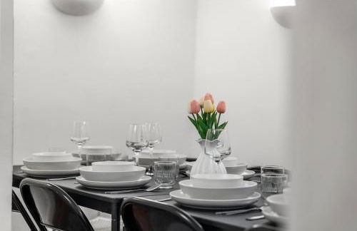 6 BR 4 Bath Central Worcester Sleeps 12 - Foto 12