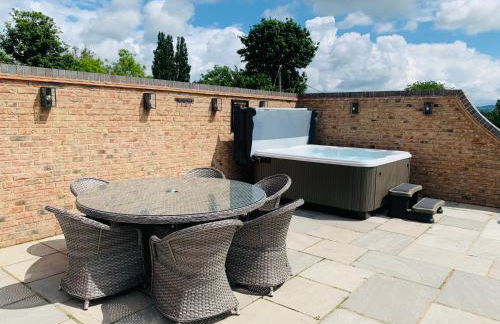 Luxury Boutique Country Cottage With Hot Tub - Photo 54