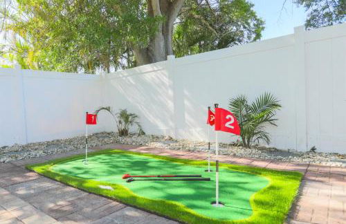 Pool Table, Minigolf, Games at Pondside FunHouse - Foto 38