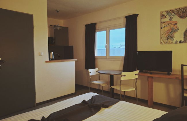 Residella House - Photo 16