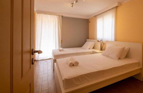 Phoceus Poolfront Grande Villa - Foto 17