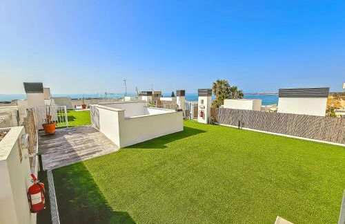 Oceanfront Duplex with a Rooftop Pool and Terrace - Foto 5