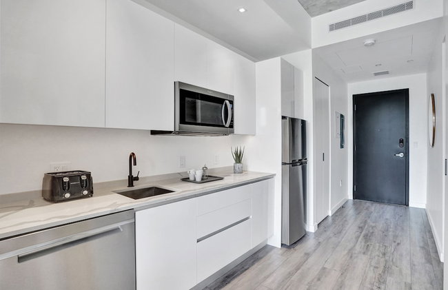 Design District Suites - Photo 70