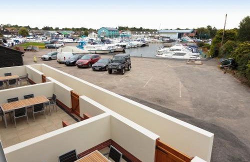 Crested Grebe - Ukc2109 - Photo 10