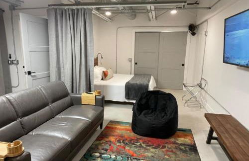 Fyrebird Place - Industrial Loft with Pavilion & Yard - Foto 34