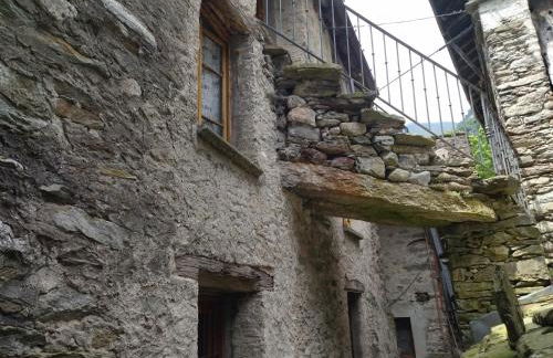 il fiume di fianco. appartamento alta valsesia - Foto 9