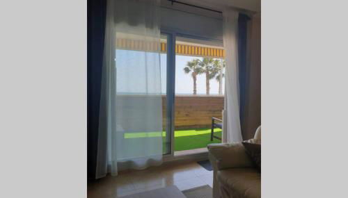 Apartamento para 5 personas frente al mar con piscina y parking - Foto 3