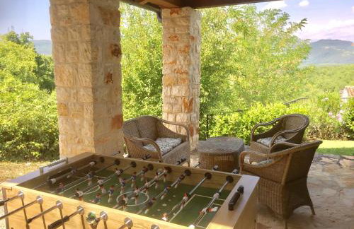 Spacious villa with 10x5m pool, aircon. Rural retreat, stunning views. - Foto 11