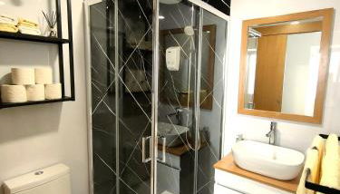 Herama House - Foto 5, towels, Shower
