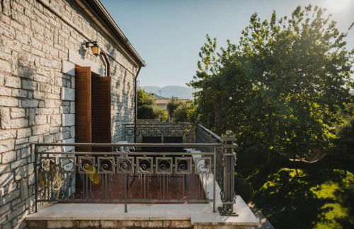 PanThea Stone Villa - Photo 42