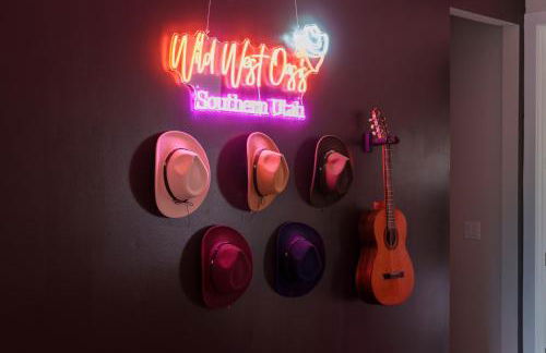 Wild West Oasis - Experienced Hosts, 2 King Suites - Foto 8