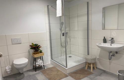 Deluxe 5-Bedroom Apartment with Modern Kitchen and Two Bathrooms - Foto 9