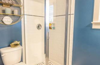 Pelican Hideaway - Charming Home & Entire Backyard - Foto 10