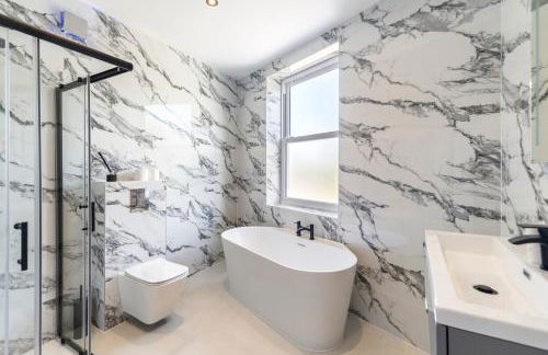 Kew View Suite 2BR Sleeps 9, Walk to Tube & Sights - Foto 11