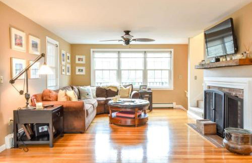 Spacious w Large Outdoor Area Fire Pit - Foto 12