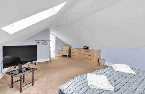 Sea Downs House with Free Parking By My Getaways - Foto 8