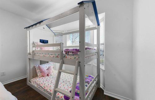 Diamond Waters near DFW & Stadium , Private Pool - Foto 4