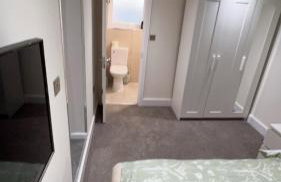 Cosy 4 bedroom holiday let Stevenage 22mins from London on the train - Foto 34