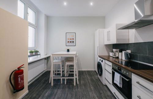 Renovated! 120qm Apartment 2 Bathrooms Balcony Up to 9 Guests - Foto 6