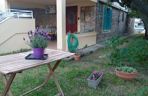 Peculiar Garden Apartment - Photo 34