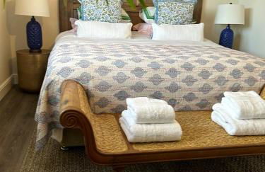 The Pelican Room-converted Cart Lodge near airport - Photo 9