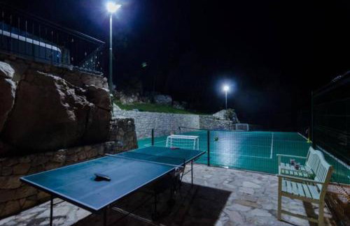 Breathtaking Scenic Villa with Pool - Photo 35