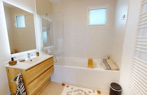 Spendide appartement tout confort, Résidence Archipel T4 en bord de plage, avec grande terrasse aménagée,spa et parking privé - Foto 18