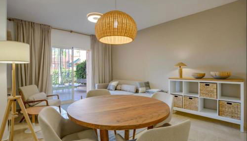 No10 - Beachfront Estepona close to port, 2 bedroom, 2 bathroom, sleeps 5 - Photo 4