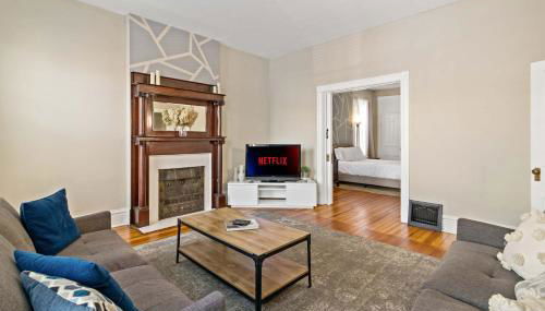 Pet-Friendly Benton Park 1BR Apt with Private Backyard - Foto 5