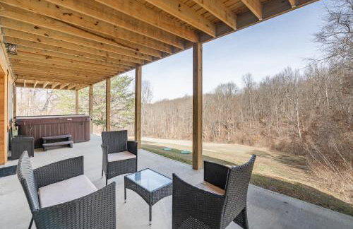 Family Friendly ~ Hocking Hills Cabin ~ Close to Caves, w/Wifi - Foto 34