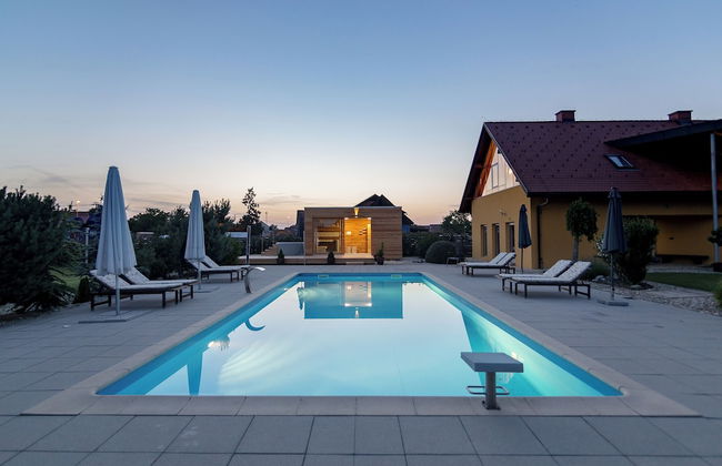Pool Villa Izabela With Wellness - Photo 44