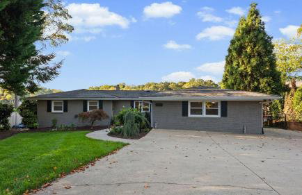 Dock Hot Tub Kayaks on Lake Norman Lakeside Gem by AvantStay - Foto 28