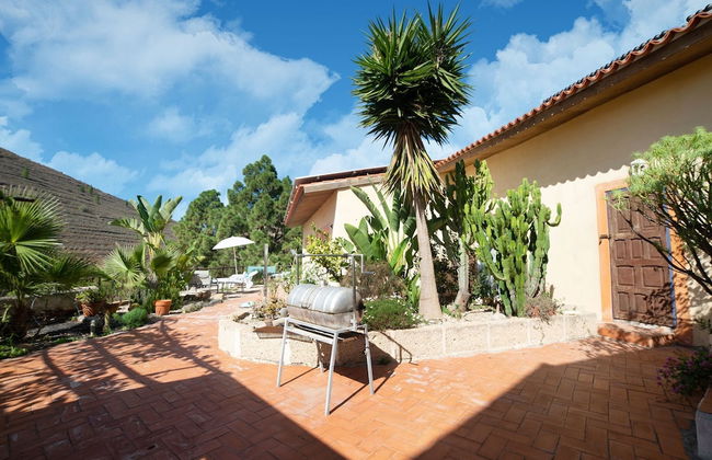 Appealing Holiday Home in La Escalona With Mountain Views - Photo 13