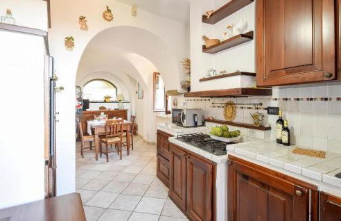 2 Bedroom Awesome Home In Vado Ligure - Foto 12