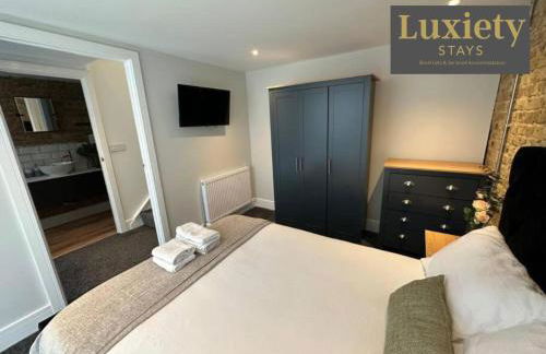 2BR Flat By Luxiety Stays Short Lets & Serviced Accommodation Southend on sea With Free WiFi & Netflix - Foto 7