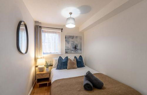 2BR - Balcony & Parking near Canary Wharf Sleeps 6 - Foto 20