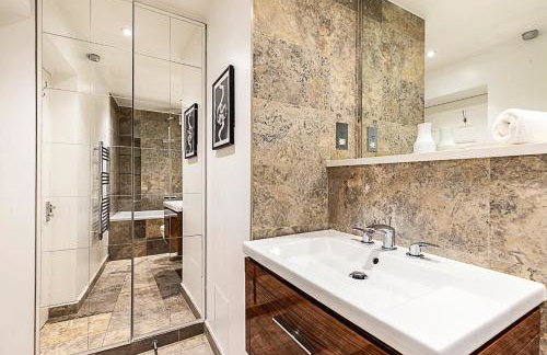 Stylish Shepherd's Bush Flat w/ Patio - Foto 19