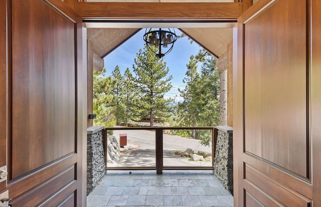 Luxury Mountain Chalet Deck w/ BBQ & Lake Views - Photo 32