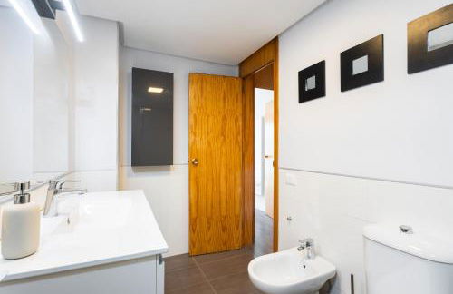 Home2Book Cozy Urban Retreat with Balcony - Foto 22