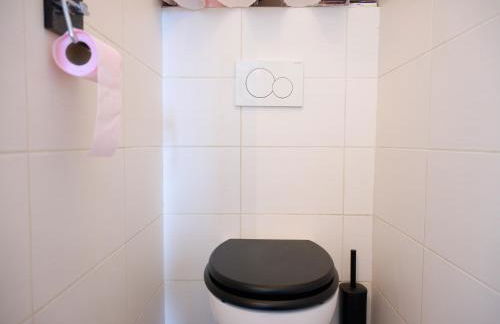 Le Remarquable à Saint Martin d'Hères - Situé au Calme - Proche de Grenoble des Centre de Formations et du Campus - 1 Lit King Size et un lit simple - Climatisation - Balcon - Parking gratuit - Vue montagne - Proche Station de Ski - Foto 17