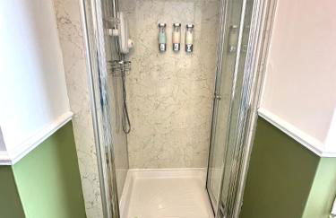 Cosy Apartment in Edinburgh city centre , 2 bedroom1 Bathroom - Photo 19