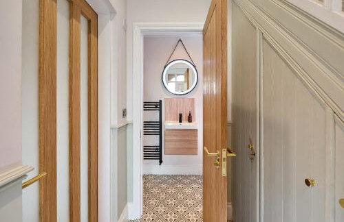 Stylish 4 bed home in Old Trafford next to MUFC - Foto 49