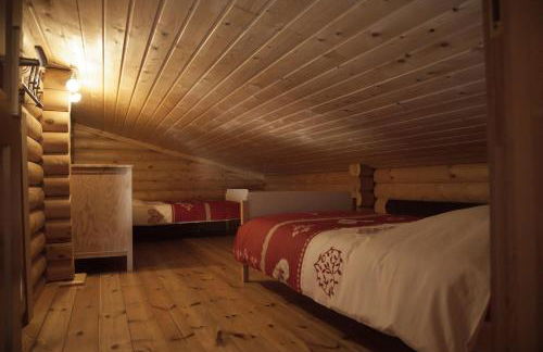 CHALET JACUZZI PRIVE, TERRASSE et VUE MONTAGNE DANS CAMPING 3 ETOILES - Foto 10