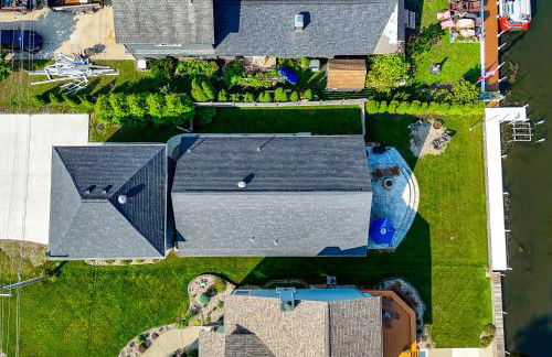 Sleek Getaway on Lake Wawasee with Private Dock! - Foto 38