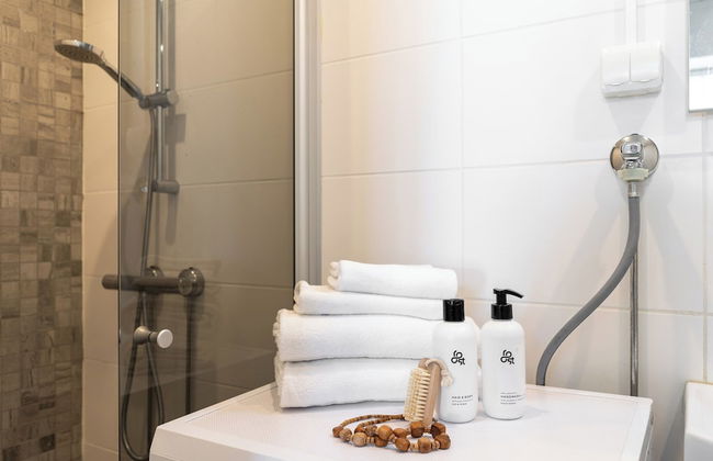 A bright wooden studio for four - Foto 11