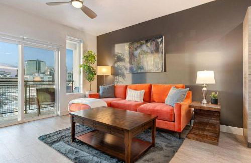 Lux Apt -PoolHotTubGymPrkg-View! - Foto 15