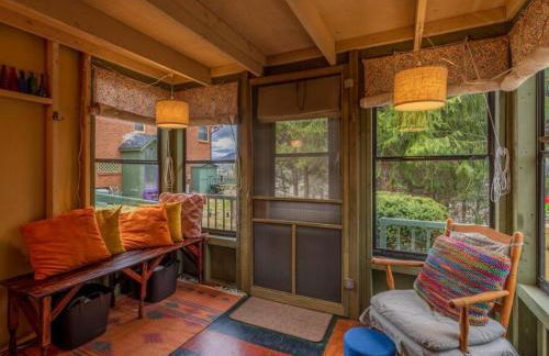 The Nuthatch Cabin - Asheville Tiny Home near the Smokie Mountains! - Foto 2