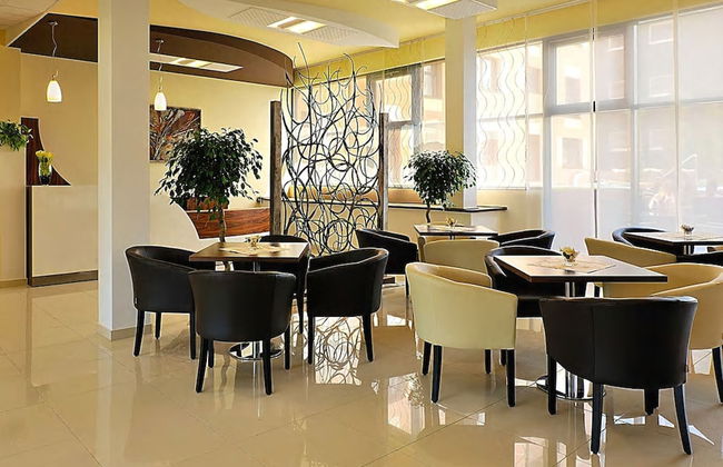 Melrose Apartments 2 - Photo 3