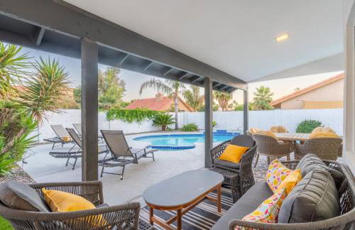 Modern Escape with Pool Ping Pong & Putting Green - Foto 6