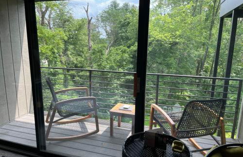 Swanky Mid-Modern Century-5 Decks-90 inch 4K Screen - Foto 30